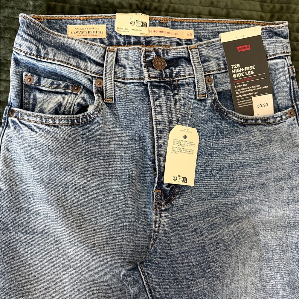 Levi's 728 High-Rise Wide Leg Jeans - Light Blue Wash